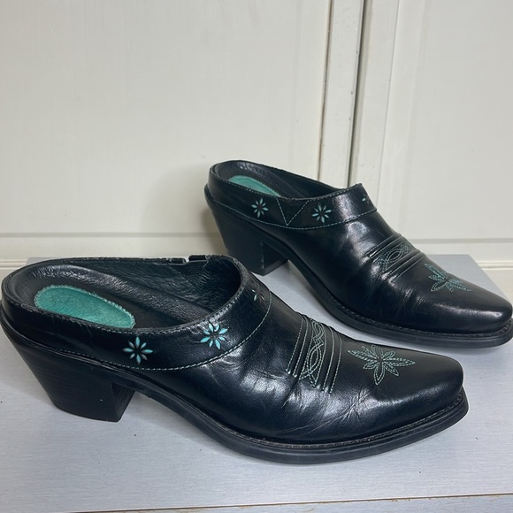 ARIAT Women’s slide Mules Black Turquoise Leather Upper SIZE 7B - Picture 2 of 11